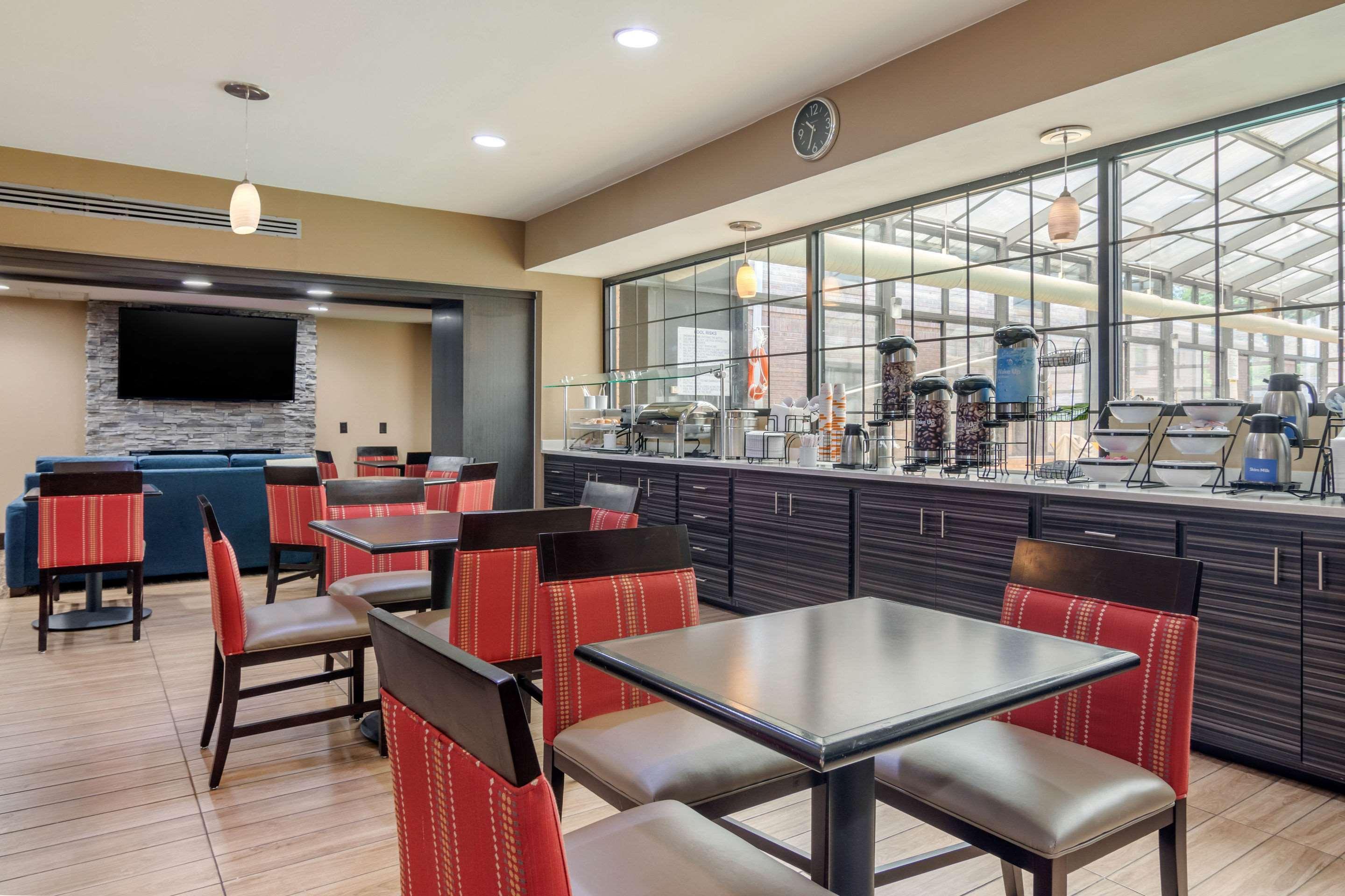 Comfort Inn & Suites Perry National Fairgrounds Area Экстерьер фото
