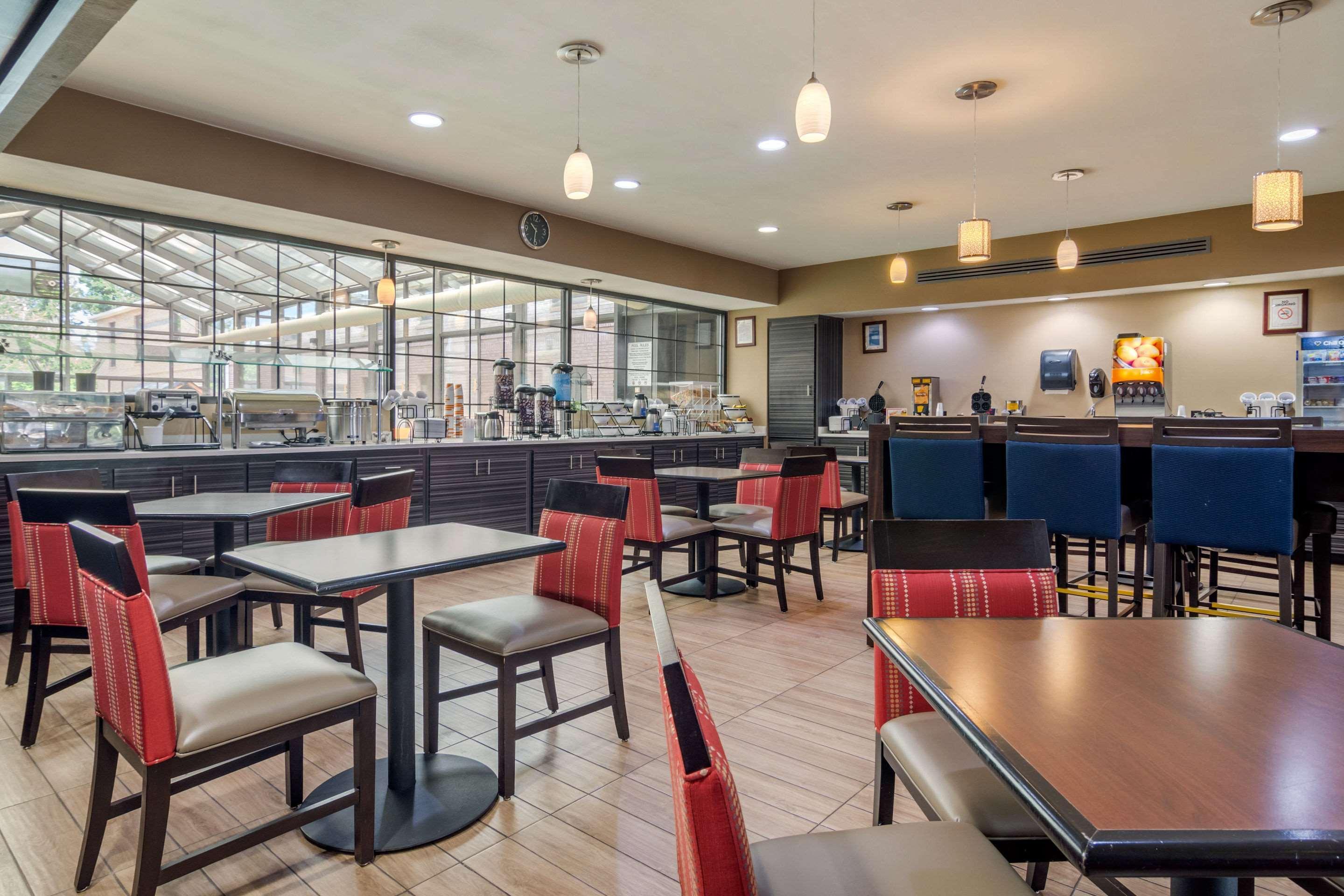 Comfort Inn & Suites Perry National Fairgrounds Area Экстерьер фото